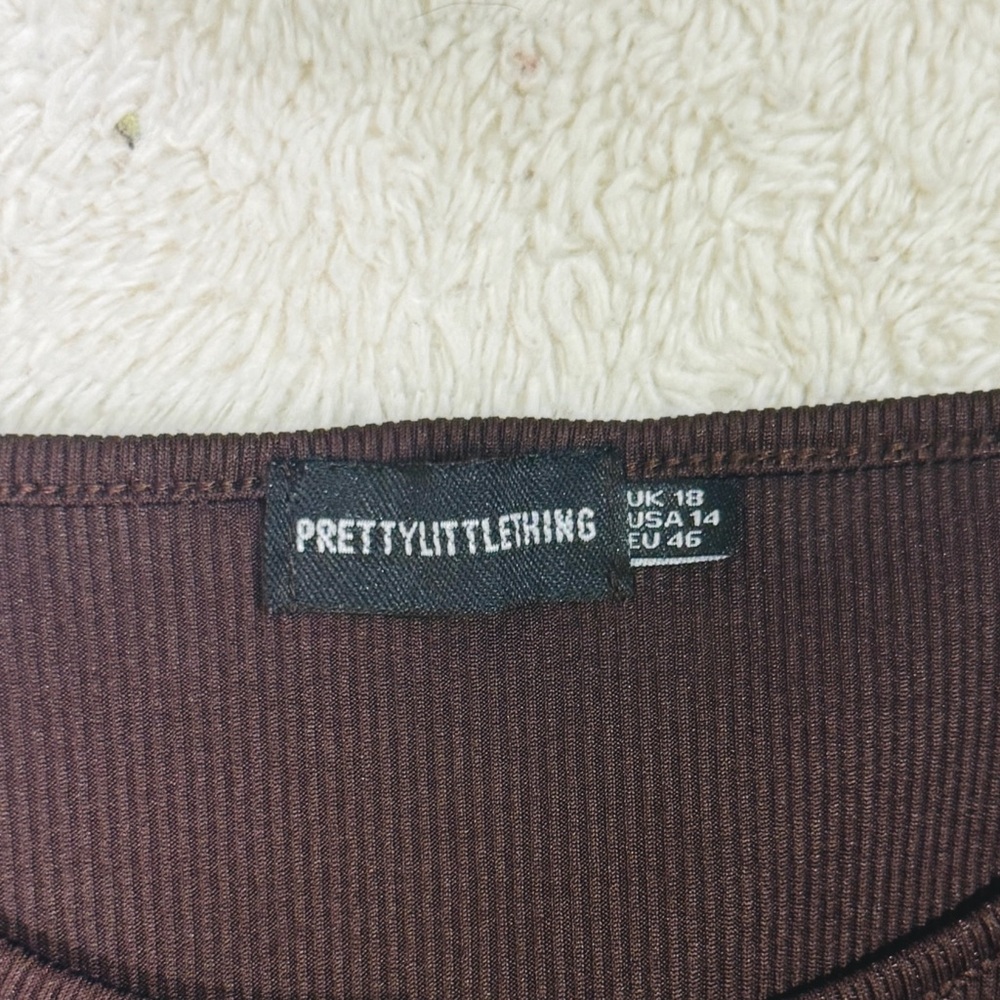 PrettyLittleThing Brown Ribbed Top - Picture 2 of 3